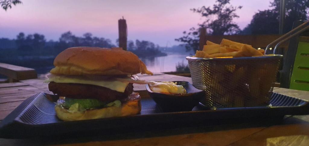 River Park Retreat — Sauraha (6)