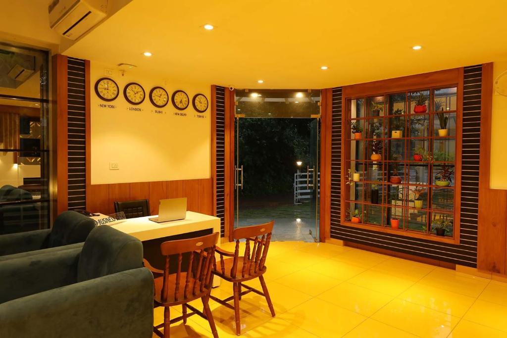 HOTEL LA SERENE Mattannur photo