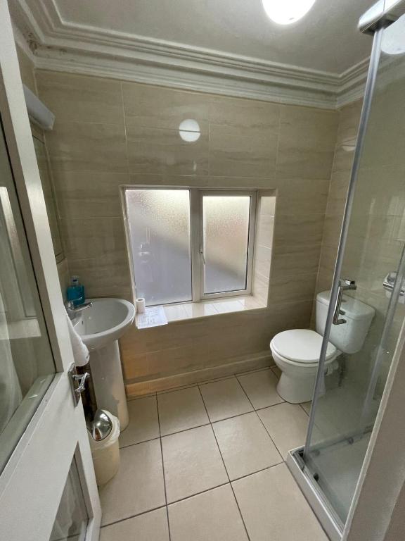 Glencourt Apartments photo