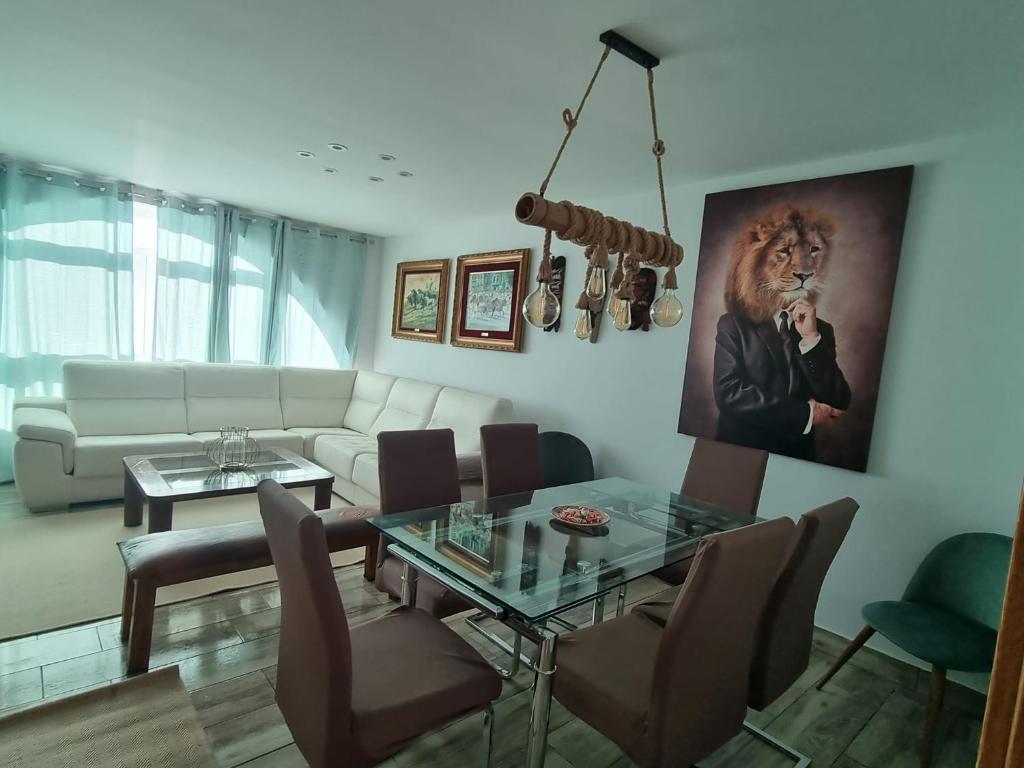 Chalet Adosado Urbanización COPOS PREMIUM Zona Media - 1