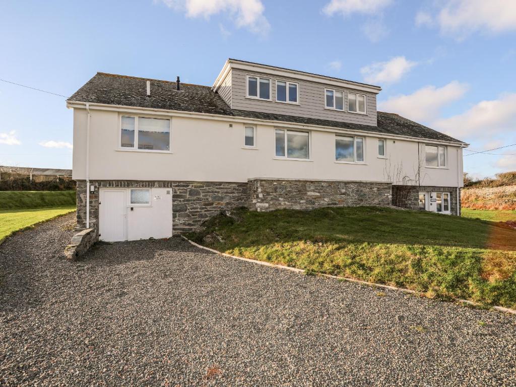 Burton Apartment, Trearddur