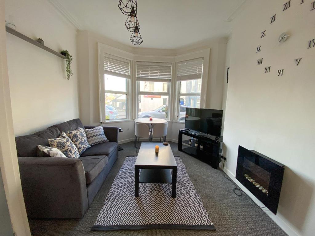 Cheap & Cheerful Apartment Near Bangor Marina