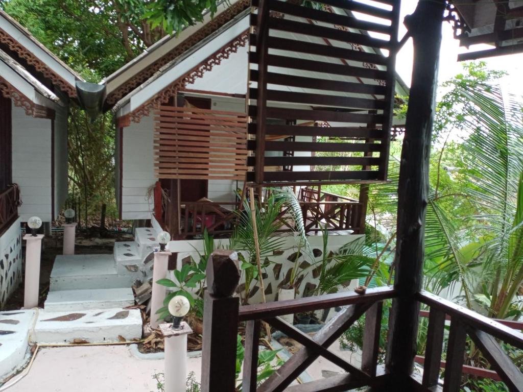 Comon Bungalow HaadChaoPhao photo