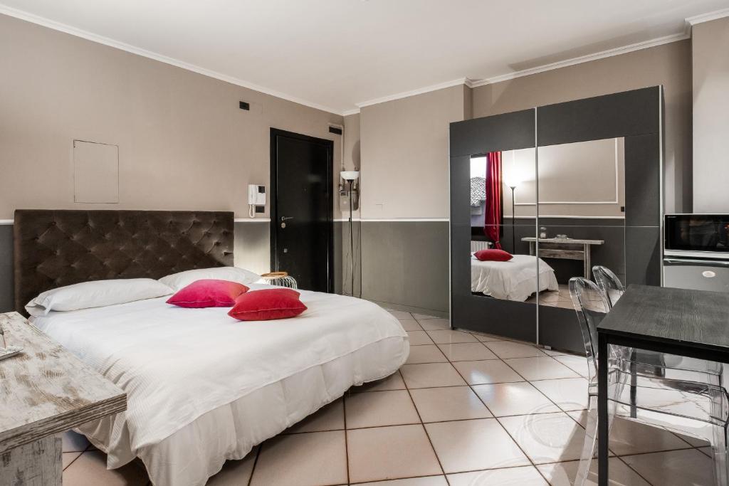 Studio Fusari a Piazza Maggiore by Wonderful Italy - 5