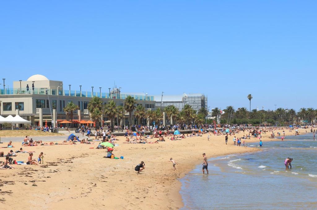 Mega Style Apartments St Kilda photo