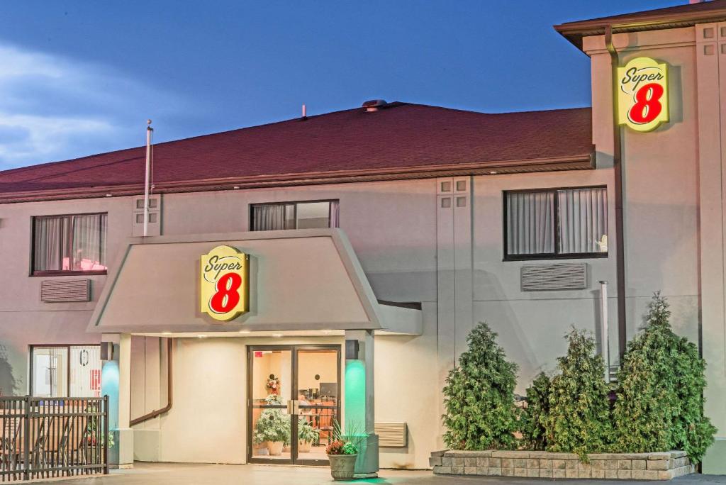 Super 8 by Wyndham Niagara Falls, Niagara Falls