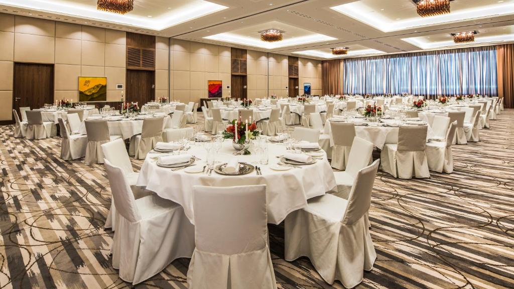 Banquet hall