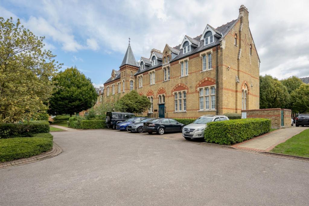 MPL Apartments - Watford The Junction Short-Term Rentals - 2bed-FREE PARKING photo