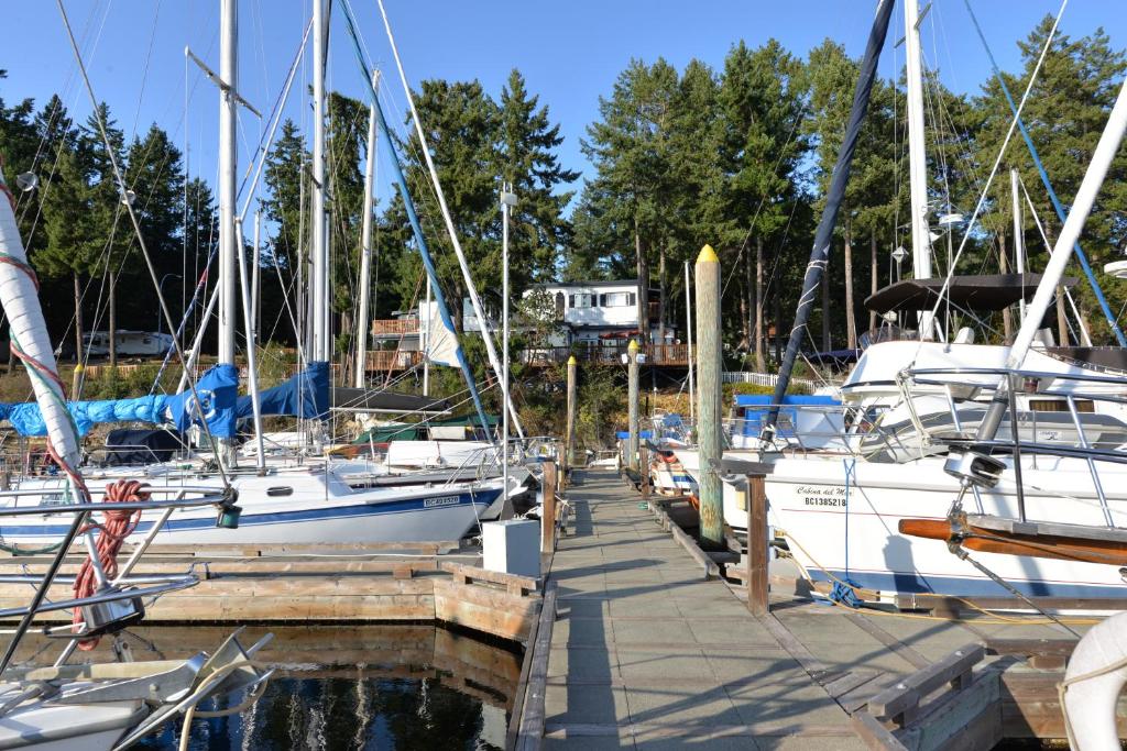 Raven Point Inn photo