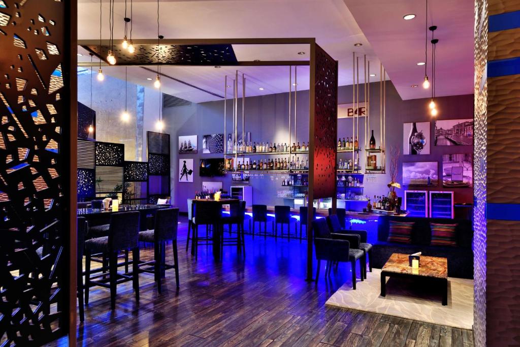 Bar/lounge