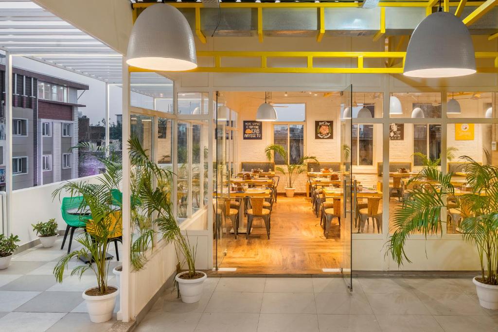 Bedzzz Varanasi by Leisure Hotels, 1 Km from Dashwasamedh Ghat photo