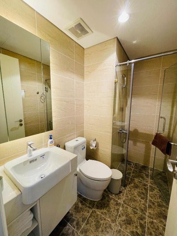 Gavi Home - Luxury Apartment D'Capitale Tran Duy Hung Ha Noi photo