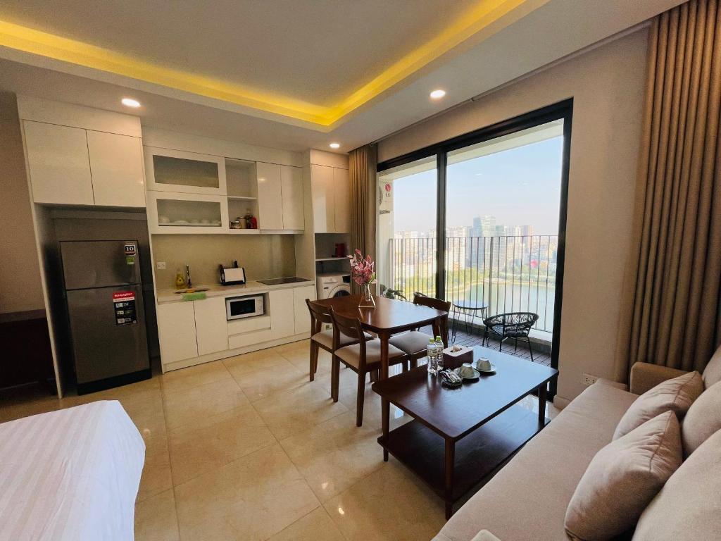 Gavi Home - Luxury Apartment D'Capitale Tran Duy Hung Ha Noi photo