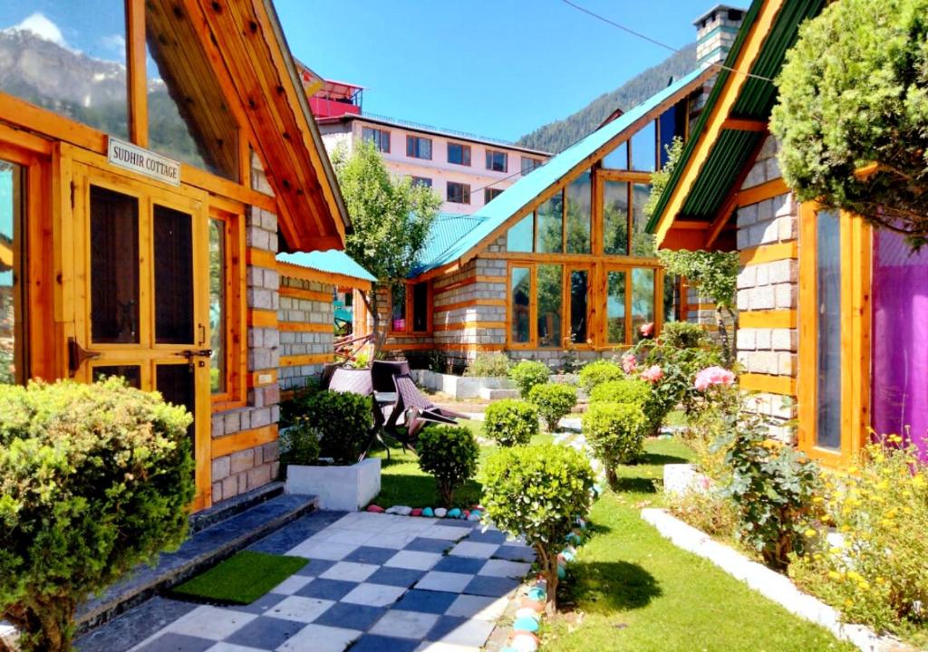 Royal Kalinga Cottages Manali, Affordable Cottage in Manali with Mountain View — Hotel in Manali