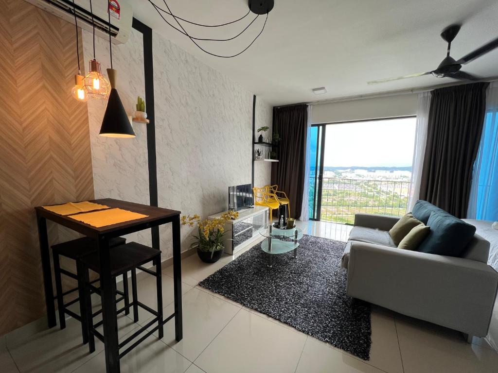 Plus Suite 2 -Trefoil Setia Alam — Hotel in Shah Alam
