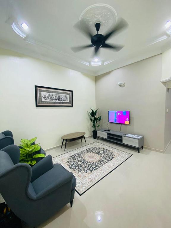 AYAHLONG BEACH GUESTHOUSE — Hotel in Dungun