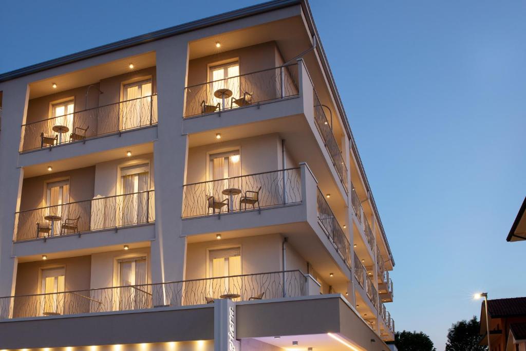 Hotel Riviera - 3
