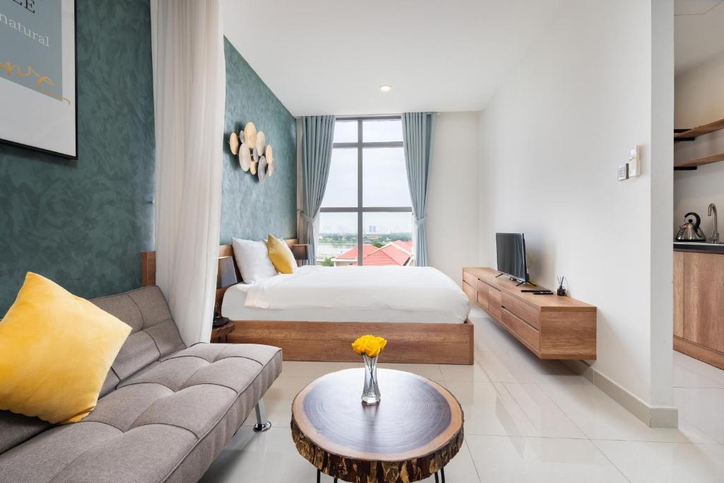 Saigon Royal for 30 nights 1 bedroom stunning view in center