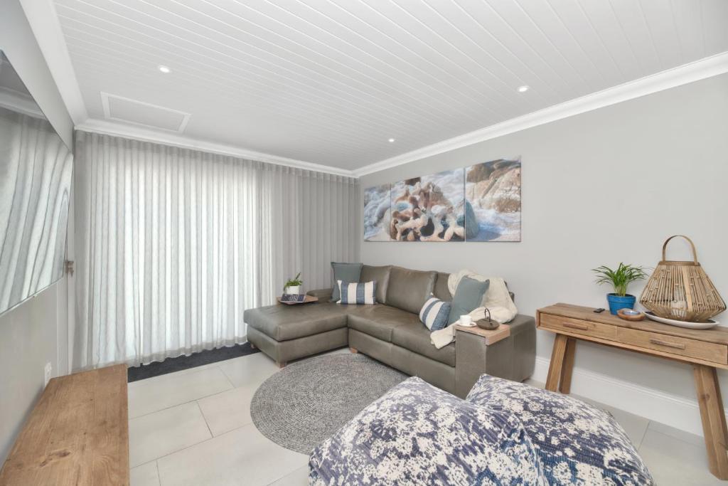 Spring Tide on 28 Main Struisbaai, Struisbaai