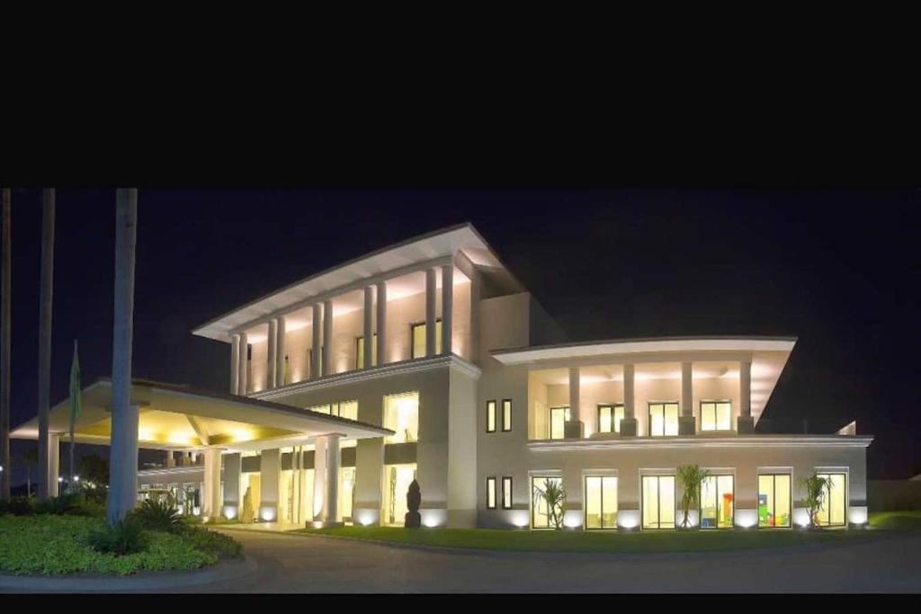 La Isla Residences Resort SPA GRAND CAYMAN - 3