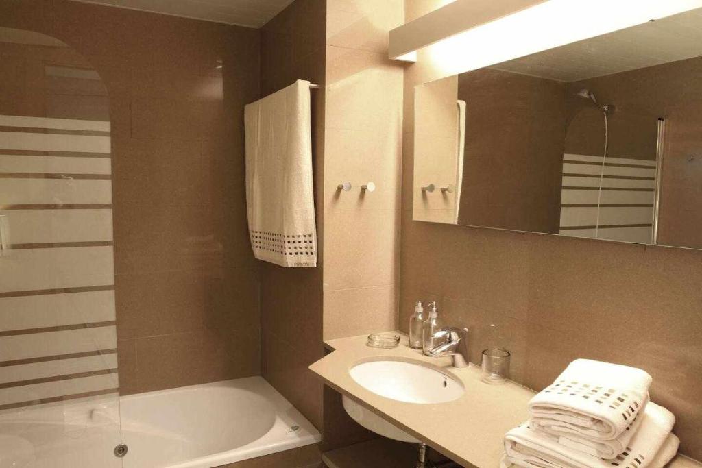 Passeig de gracia sun apartament balcony 2 bedrooms photo