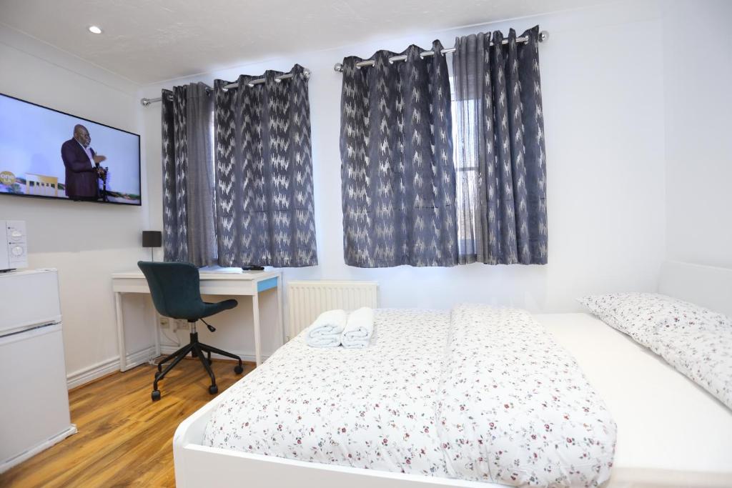 Fabulous Room with en-suite bathroom and shared kitchen, Thamesmead