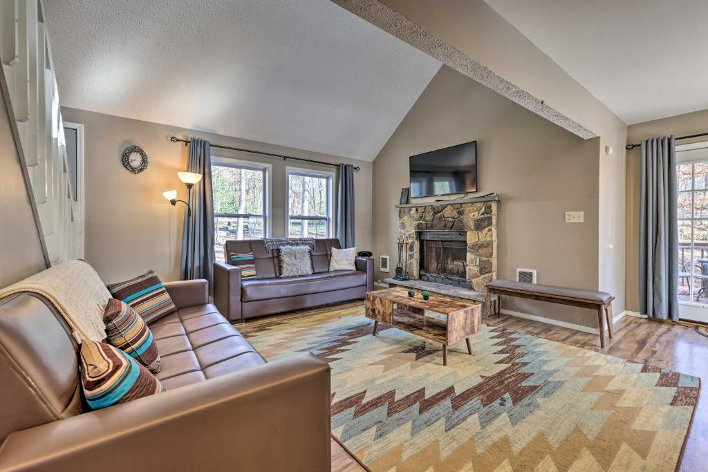 Modern Poconos Retreat with Hot Tub and Game Room