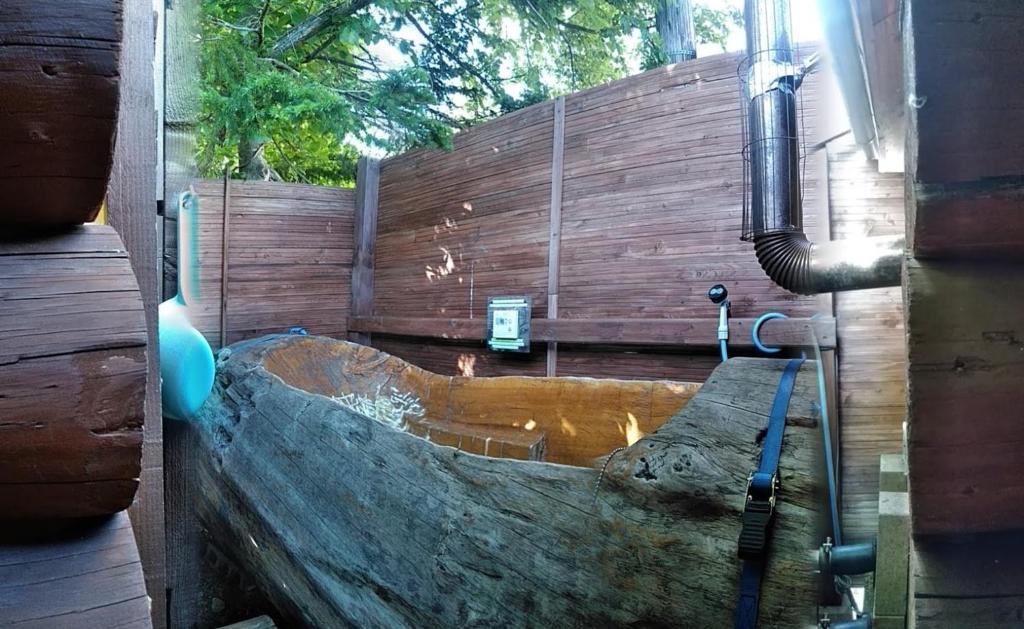Open air bath