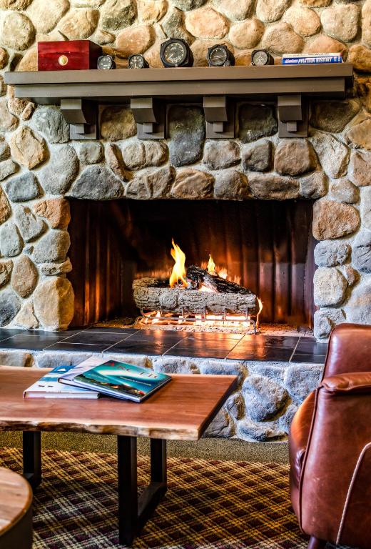 Coast Inn at Lake Hood photo