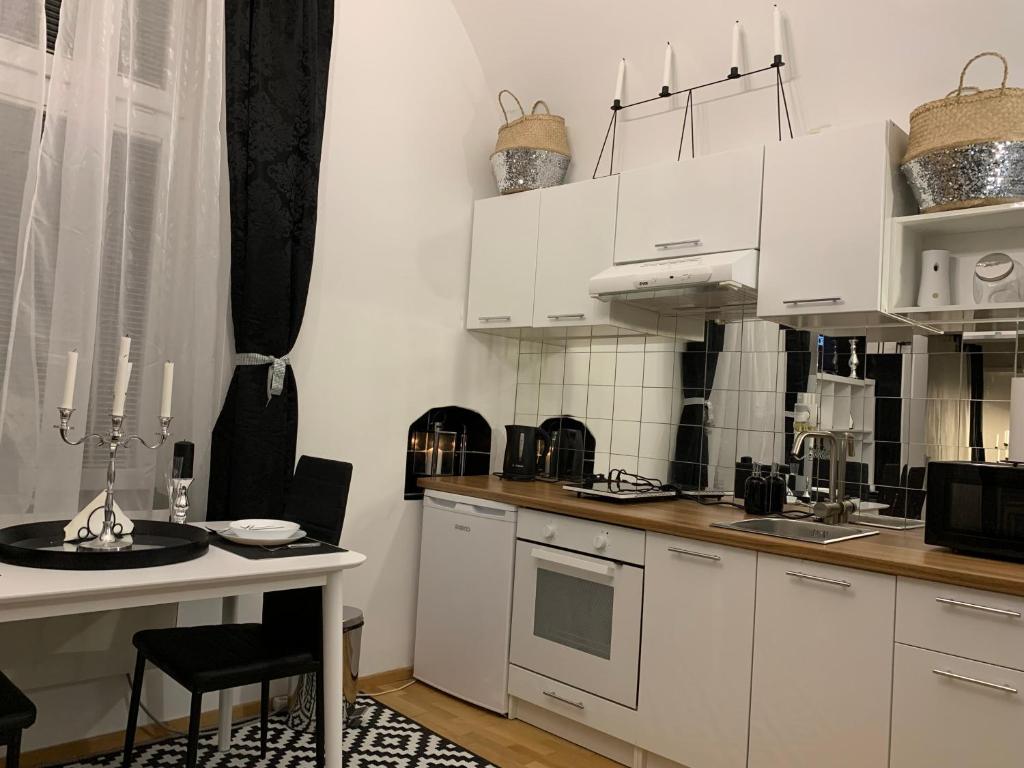 Apartment Capital 4