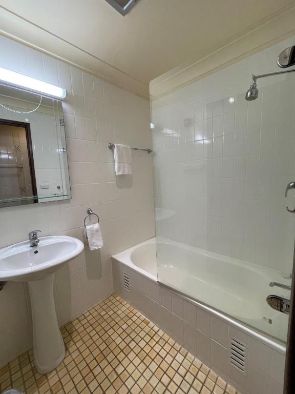 Southern Cross Motor Inn photo