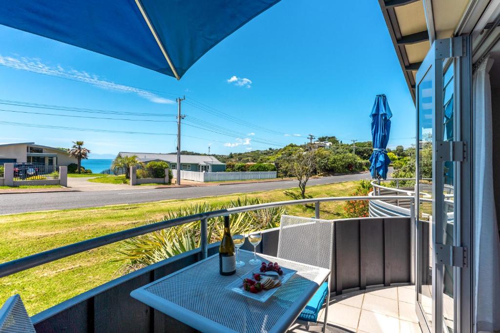 Oneroa Bay Villas photo