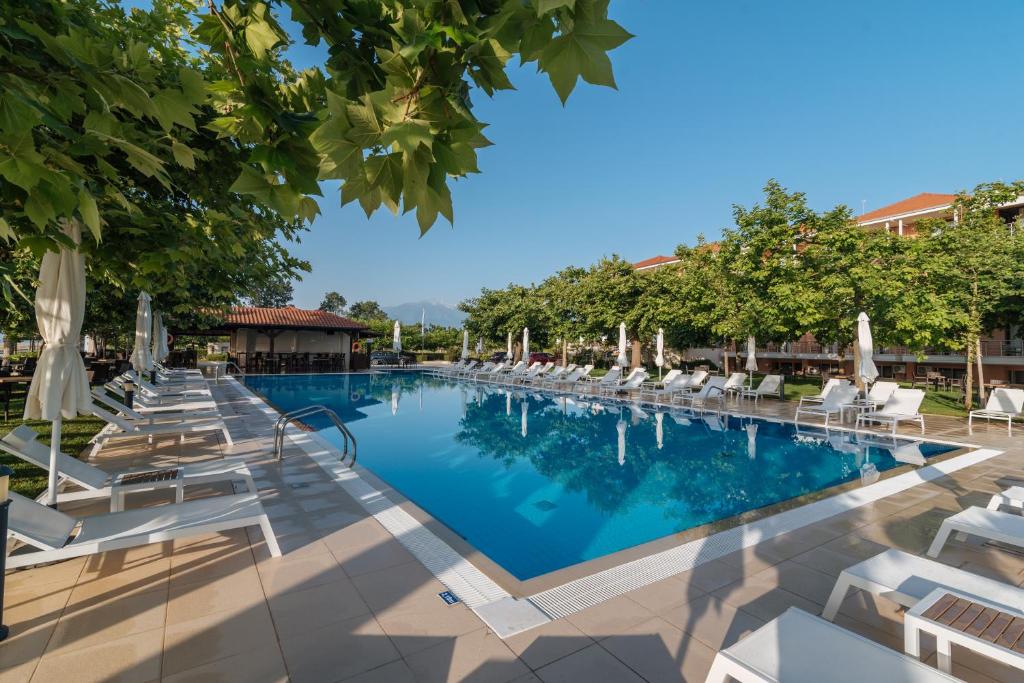 Hotel Giannoulis — Basen in Katerini, Macedonia Środkowa
