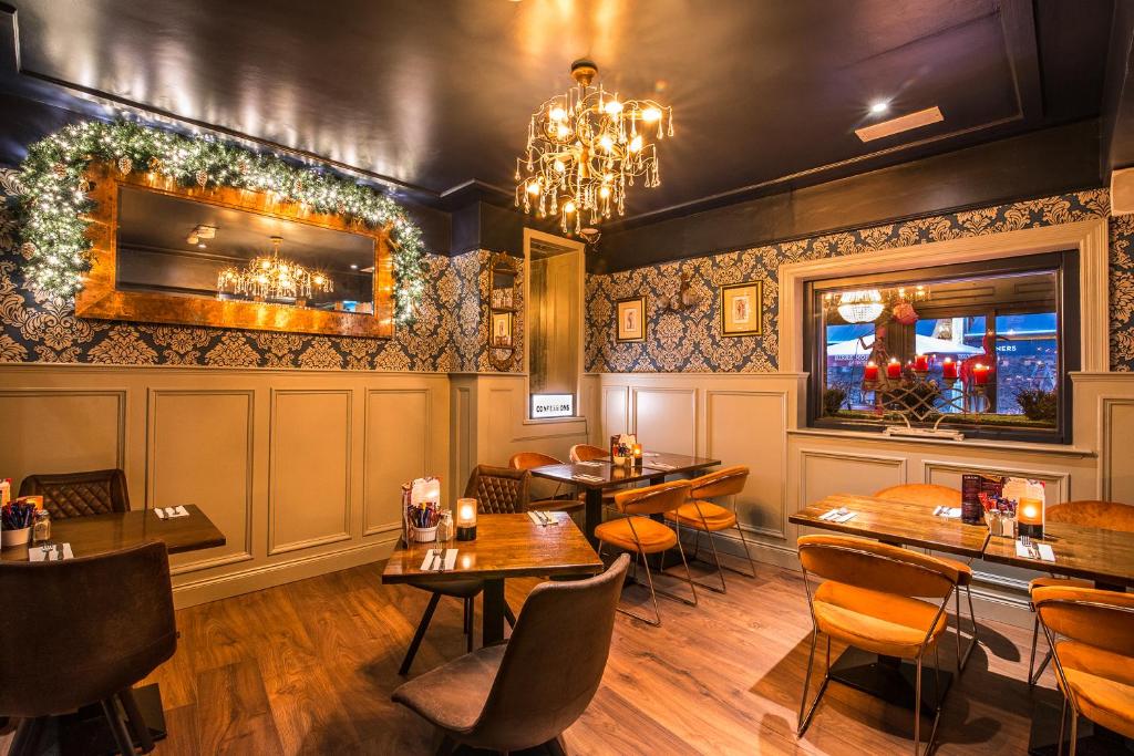 Bar/lounge, Tralee Benners Hotel in Tralee