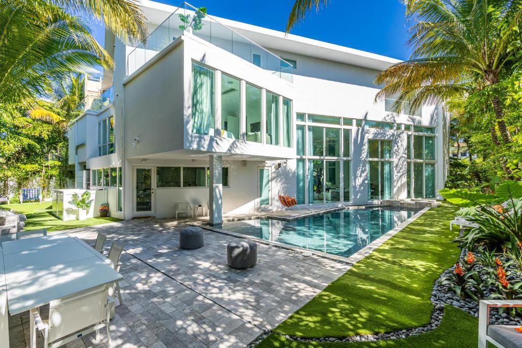 Villas in Golden Beach, USA price from 3417, reviews of Hotels