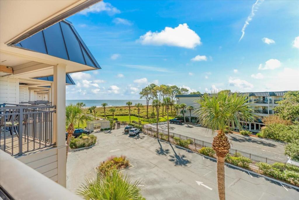 Seaside Villa 332, 1 Bedroom, Pool, Oceanside, 3rd Floor, Wi-Fi, Sleeps 4 — Hotel in Hilton Head Island (SC)