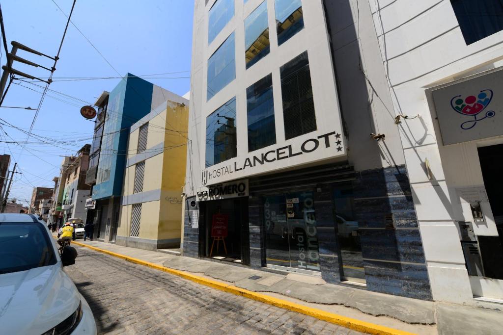 Lancelot Hostal