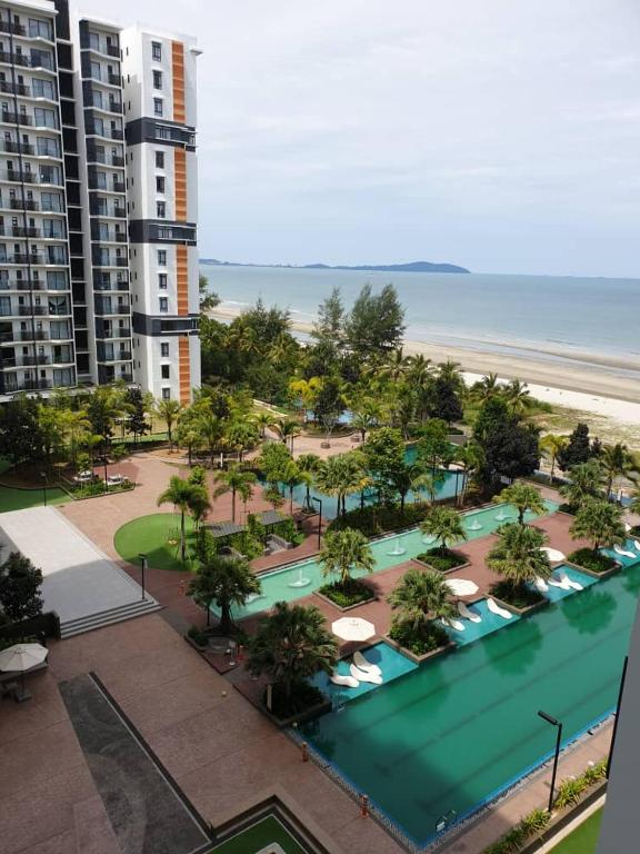Studio with Privacy Balcony and NETFLIX at TimurBay Sea Front Residence — Hotel in Kuantan
