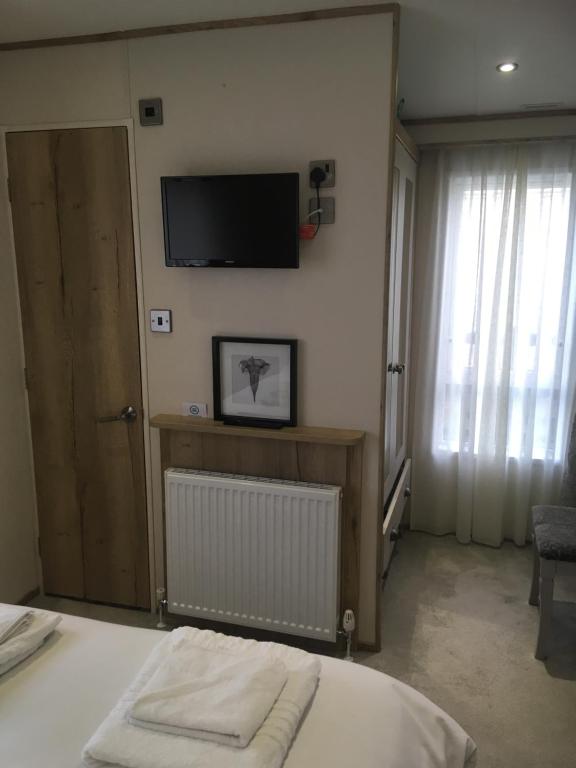 Photo 6 of Tattershall Lakes Retreat 3 bedroom mini Lodge