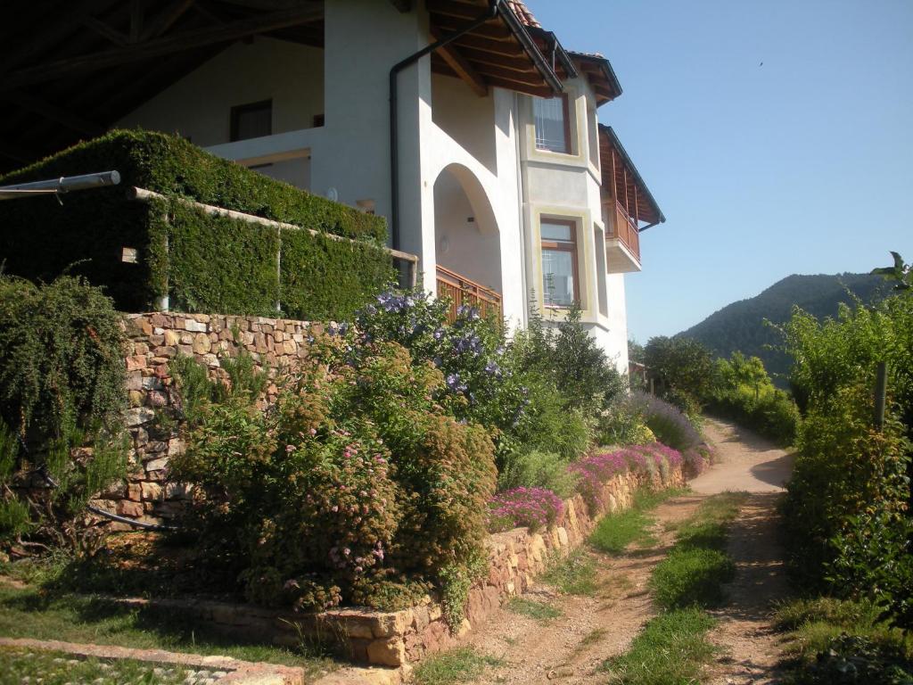 Agritur Maso Pomarolli — Hotel in Giovo