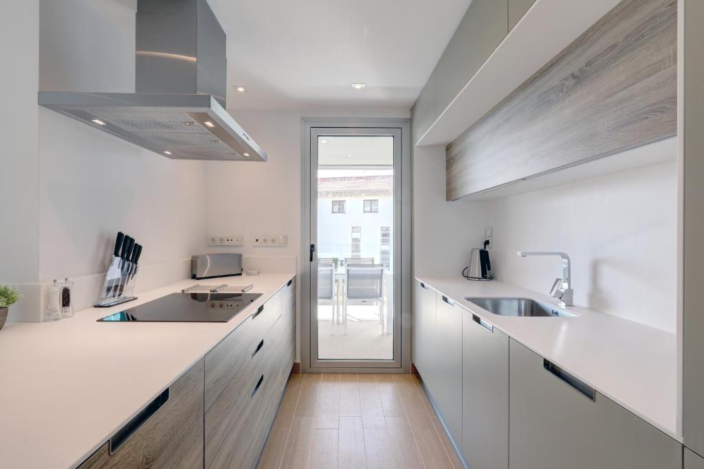 New Modern 3 Bed Apartment Puerto Banus - 4