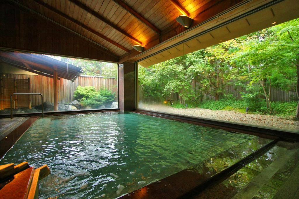 Hot spring bath