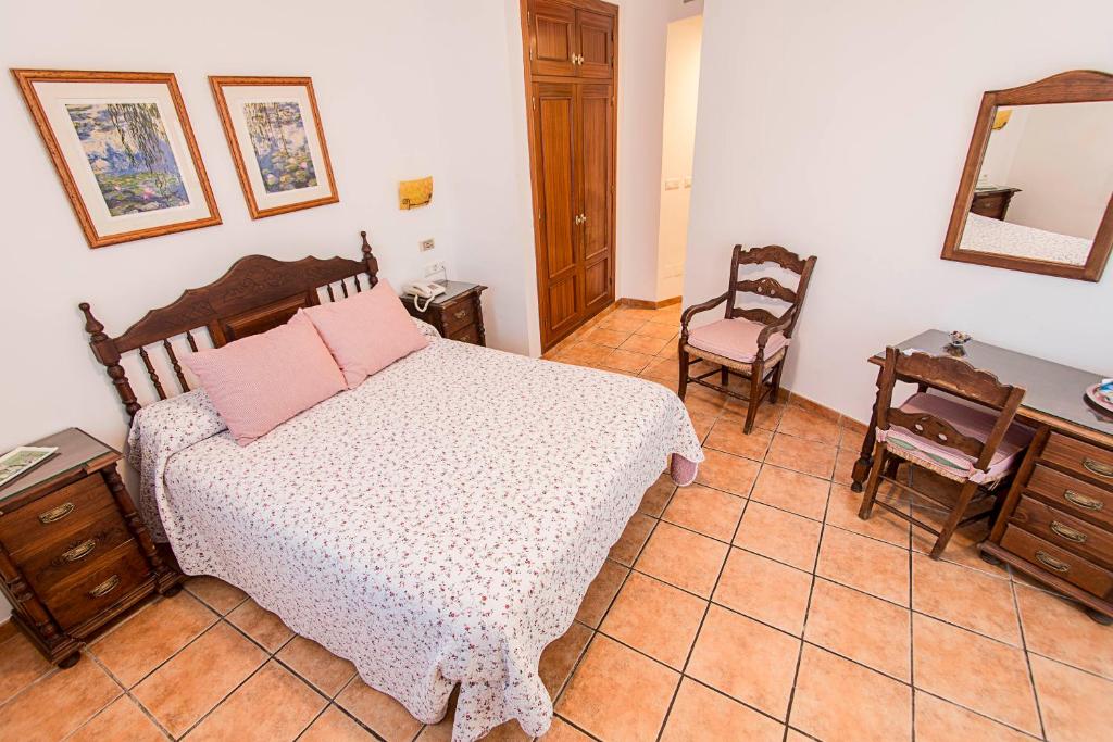 Hostal Marissal by Dorobe — Hotel rooms in Nerja, Andalusia