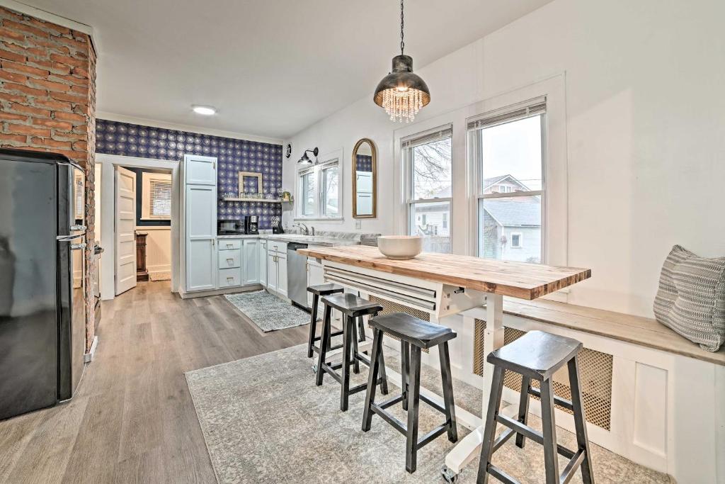 Cozy Alpena Home Less Than 1 Mi to Lake Huron and Dtwn!