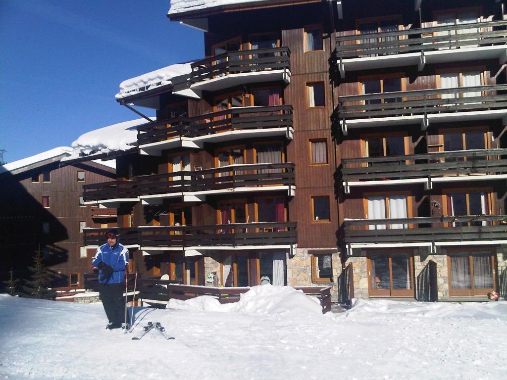 Ski in and Out 2-Bed Apartment in Meribel, Les Allues