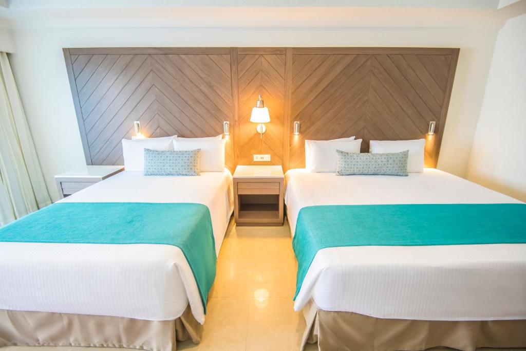 Wyndham Alltra Cancun All Inclusive Resort photo