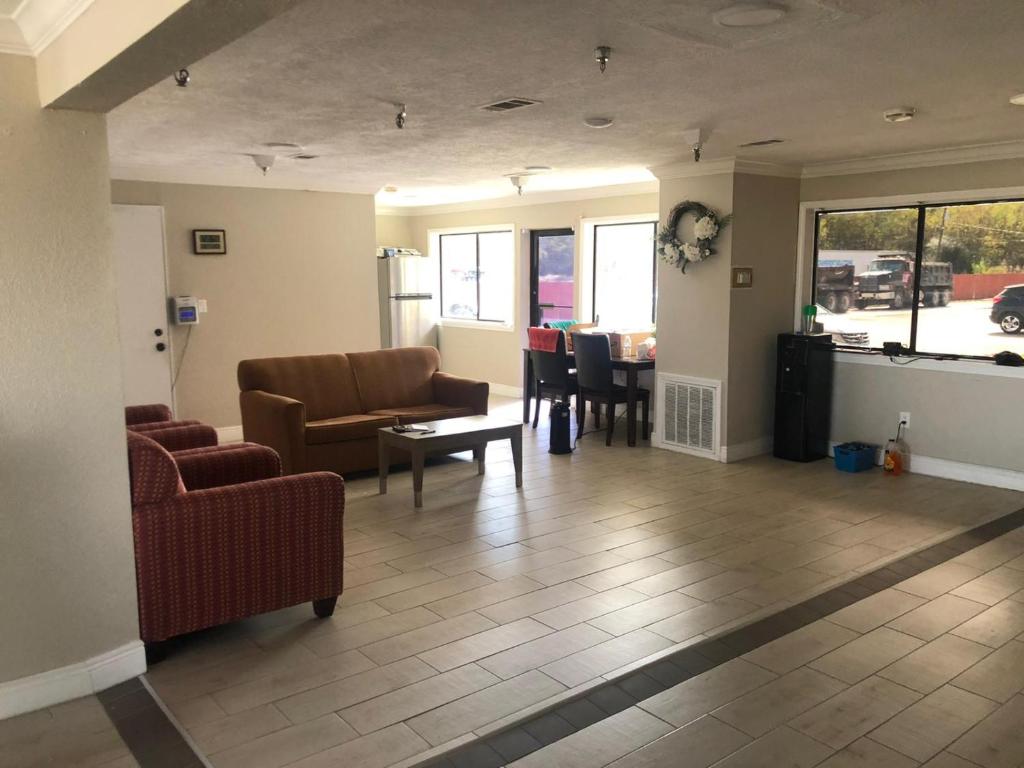 Executive Inn & Suites photo