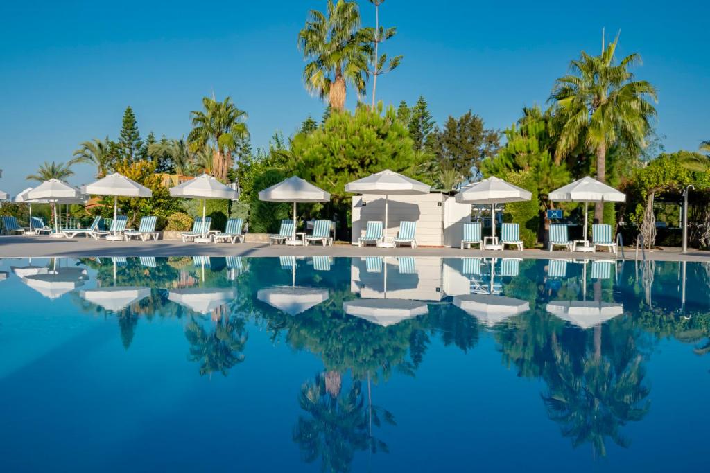 Iz Flower Side Beach Hotel photo
