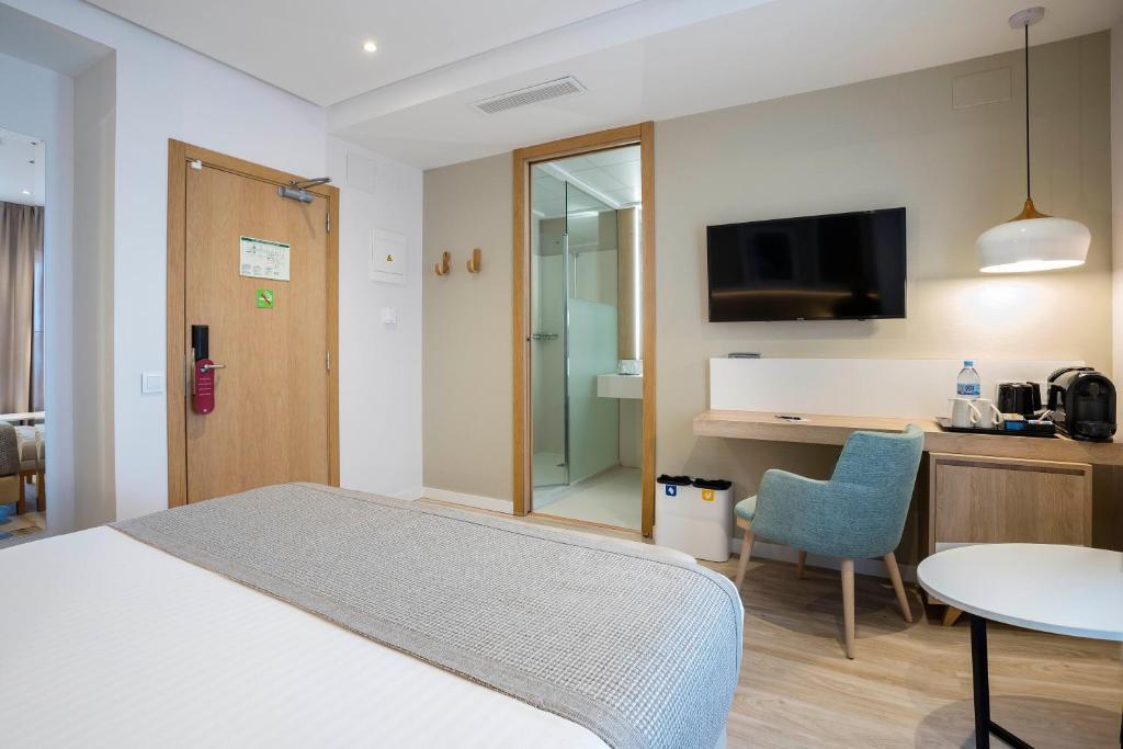 Golden Hotel Barcelona — Hotel rooms in Barcelona, Catalonia
