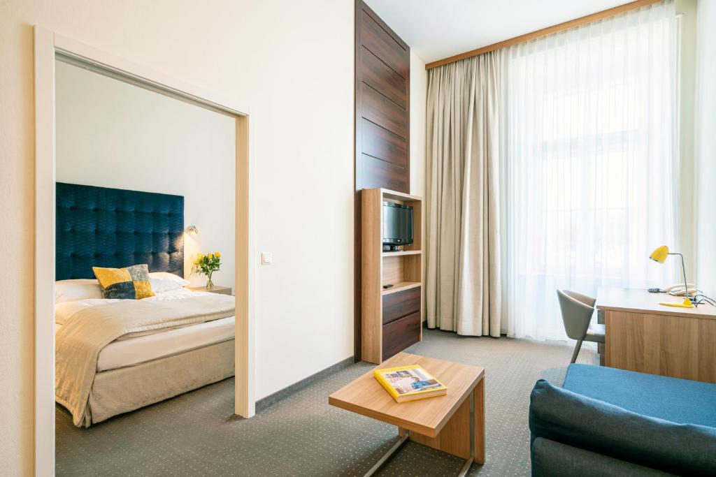 HiLight Suites Hotel photo